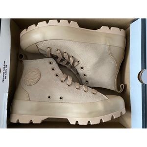 CONVERSE Lugged Chuck Taylor All Star | Size 9 | Women
